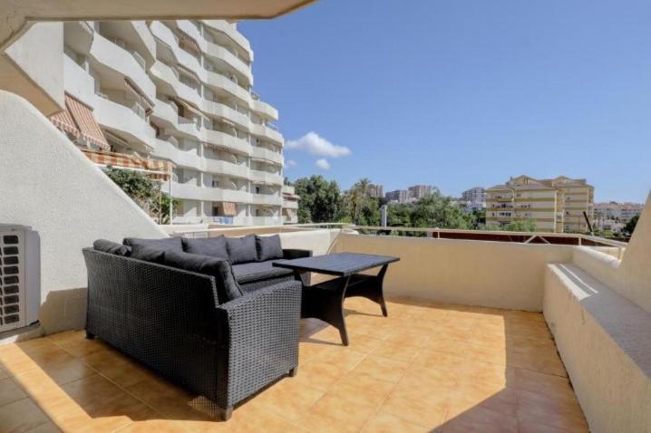 El Estudio De La Playa Benalbeach 324 Gran Terraza Vistas Al Mar Benalmádena Exterior foto